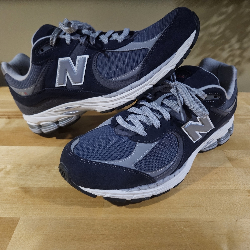 New Balance 2002r